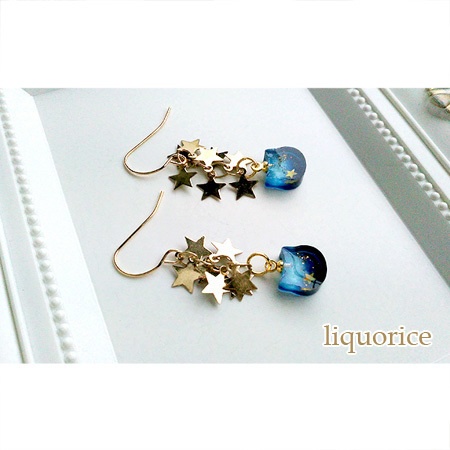 夜色猫と星のピアス・イヤリング(藍色)