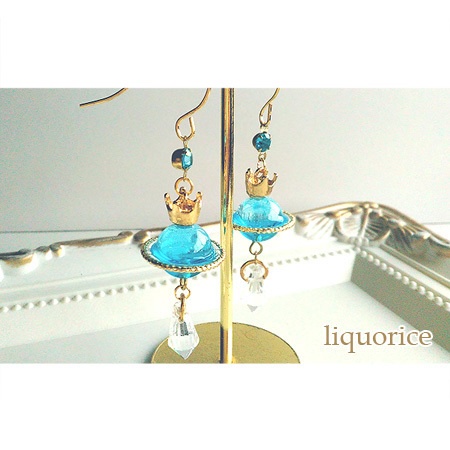 水色の惑星のピアス・イヤリング