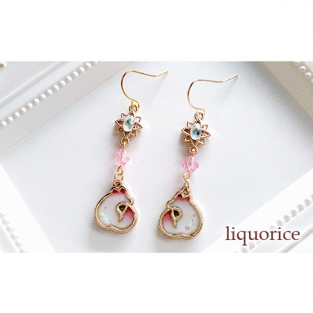 狐のピアス・イヤリング（ピンク色）