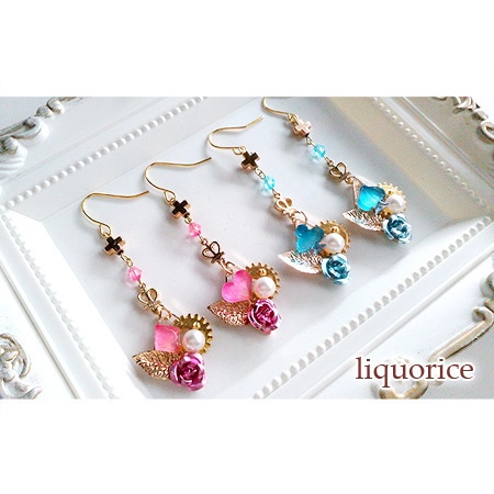 スペードとクローバーのアシンメトリーピアス・イヤリング