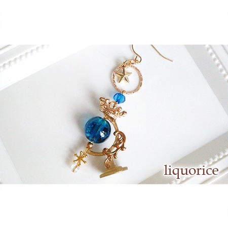 青色と金色の天球儀ピアス・イヤリング（片耳用）