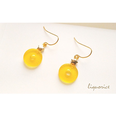 パイナップルキャンディのピアス・イヤリング