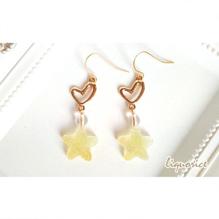 星のシュガーキャンディーのピアス・イヤリング（黄緑＆黄色）