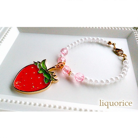 いちごとパールのバッグチャーム・キーホルダー