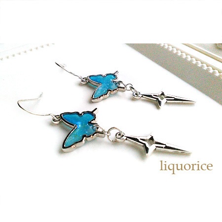 蝶々と十字のピアス・イヤリング