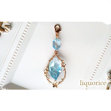 青色鉱石のキーホルダー・バッグチャーム