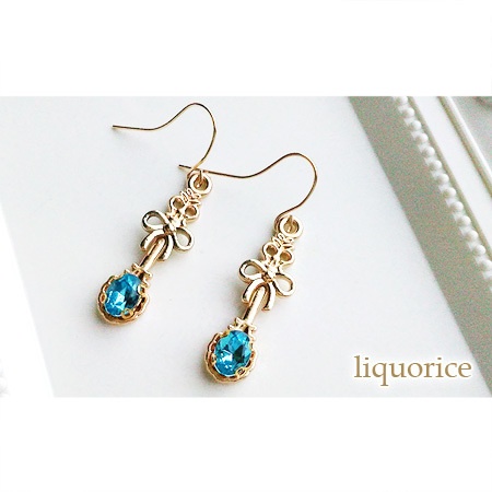 リボンとスプーンのピアス・イヤリング