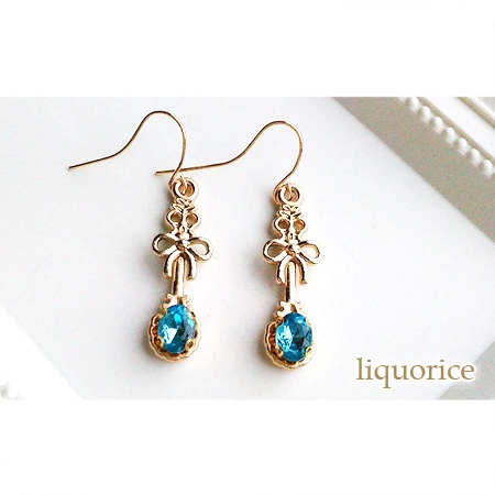 リボンとスプーンのピアス・イヤリング