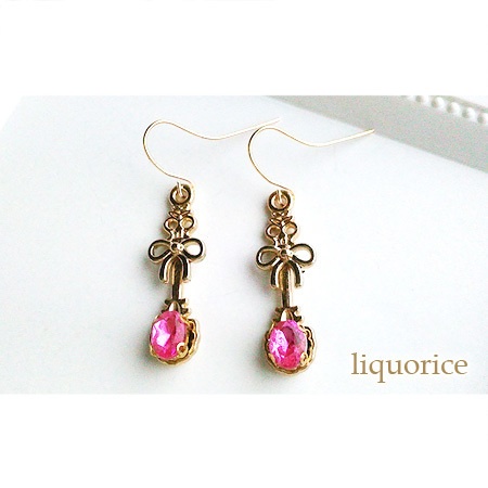 リボンとスプーンのピアス・イヤリング