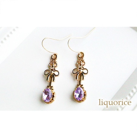 リボンとスプーンのピアス・イヤリング