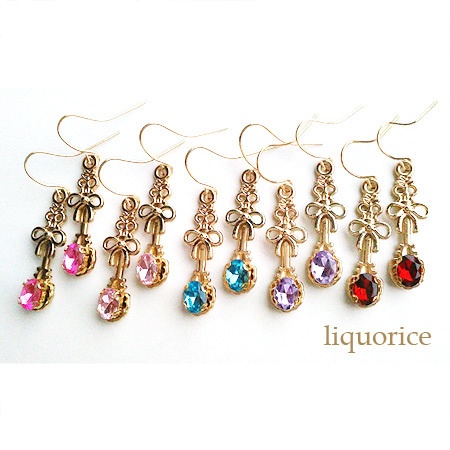 リボンとスプーンのピアス・イヤリング