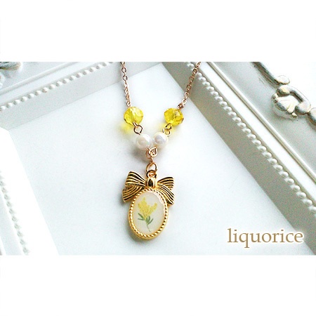 ミモザのネックレス・ペンダント