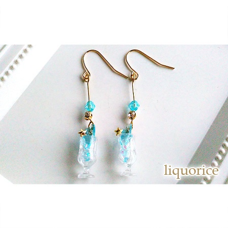 水色鉱石のソーダのピアス・イヤリング