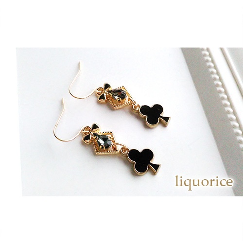 トランプモチーフのピアス・イヤリング(ハート・スペード・ダイヤ・クローバー)