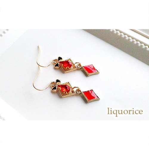 トランプモチーフのピアス・イヤリング(ハート・スペード・ダイヤ・クローバー)