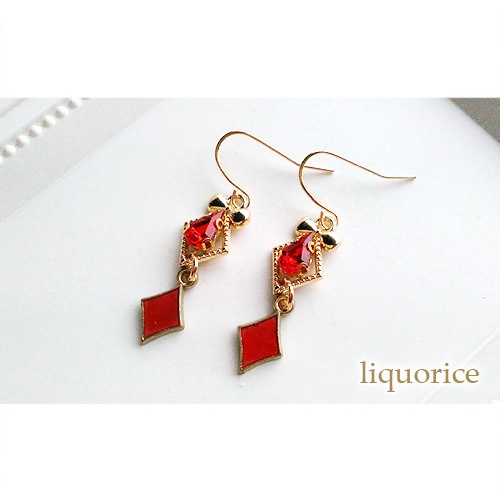 トランプモチーフのピアス・イヤリング(ハート・スペード・ダイヤ・クローバー)