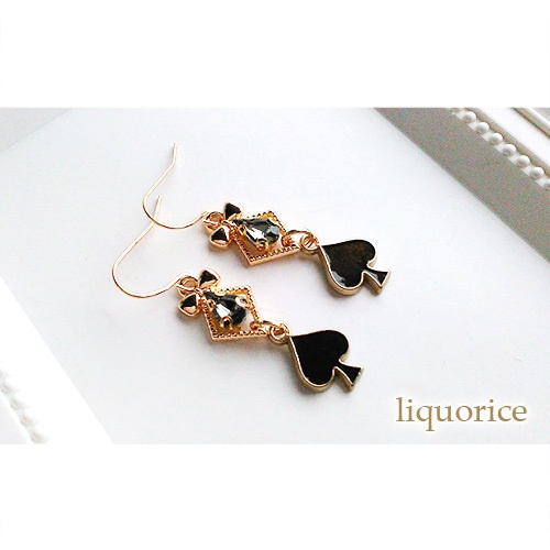 トランプモチーフのピアス・イヤリング(ハート・スペード・ダイヤ・クローバー)