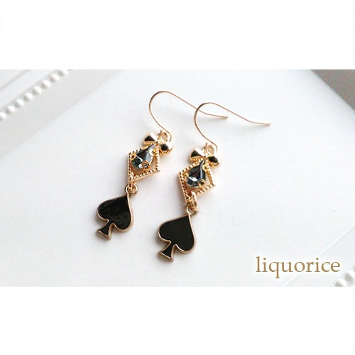 トランプモチーフのピアス・イヤリング(ハート・スペード・ダイヤ・クローバー)