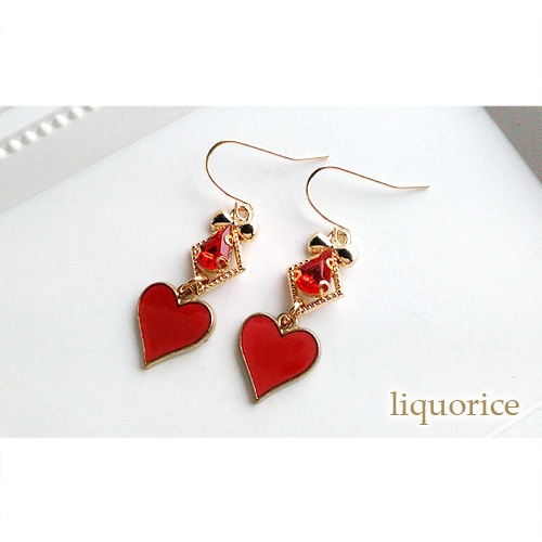 トランプモチーフのピアス・イヤリング（ハート・スペード・ダイヤ・クローバー）