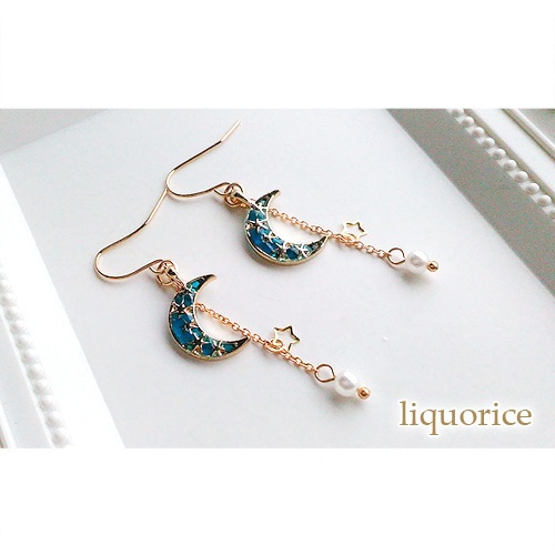 三日月と星とパールのピアス・イヤリング