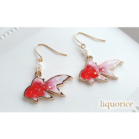 金魚のピアス・イヤリング(赤色)