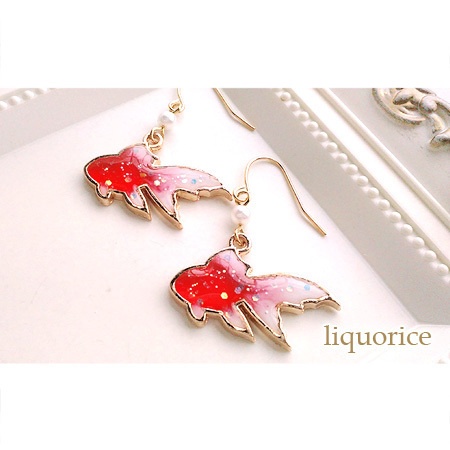 金魚のピアス・イヤリング（赤色）