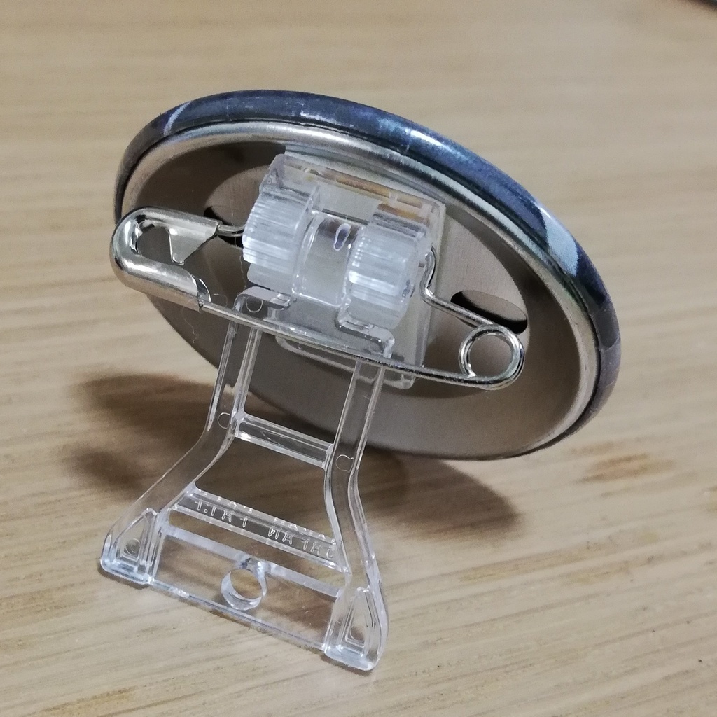 呪いの缶バッジ