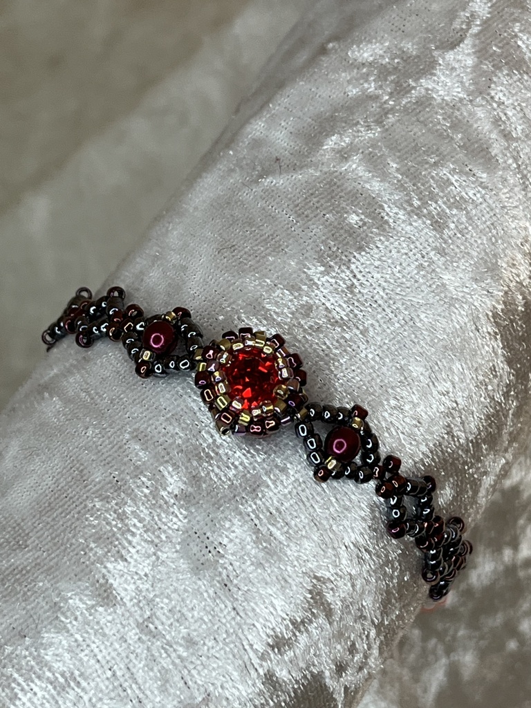 【オリジナル】火のブレスレット《ビーズステッチ》