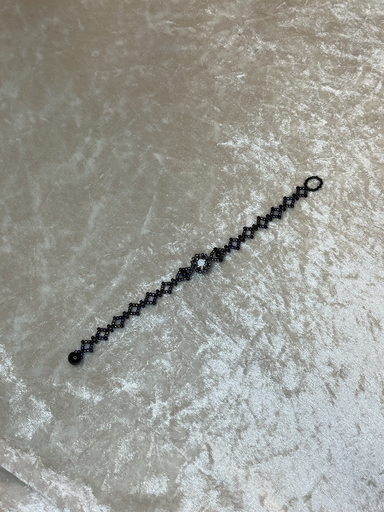 【オリジナル】闇のブレスレット《ビーズステッチ》