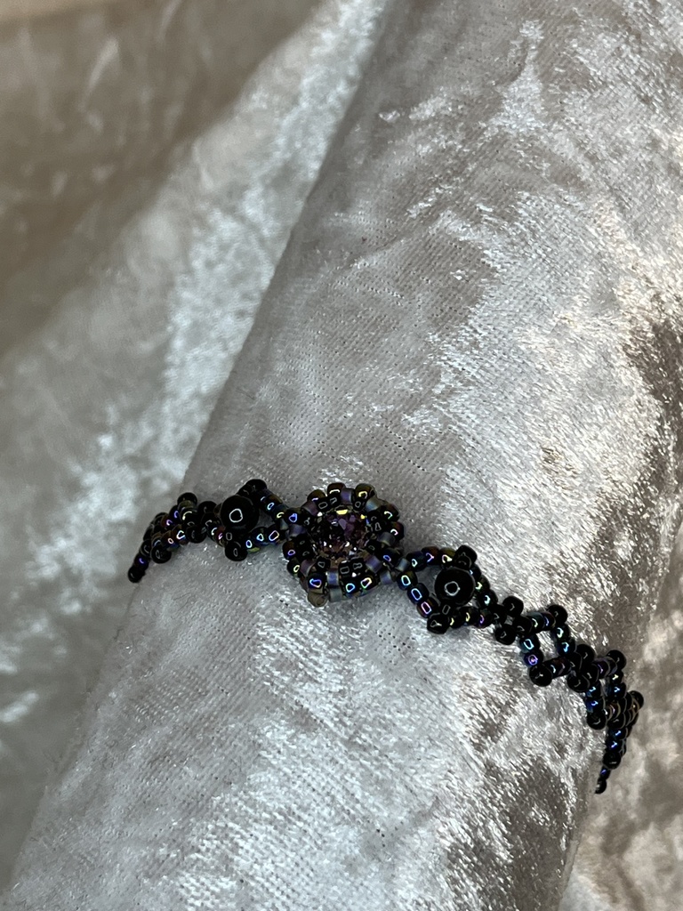【オリジナル】闇のブレスレット《ビーズステッチ》