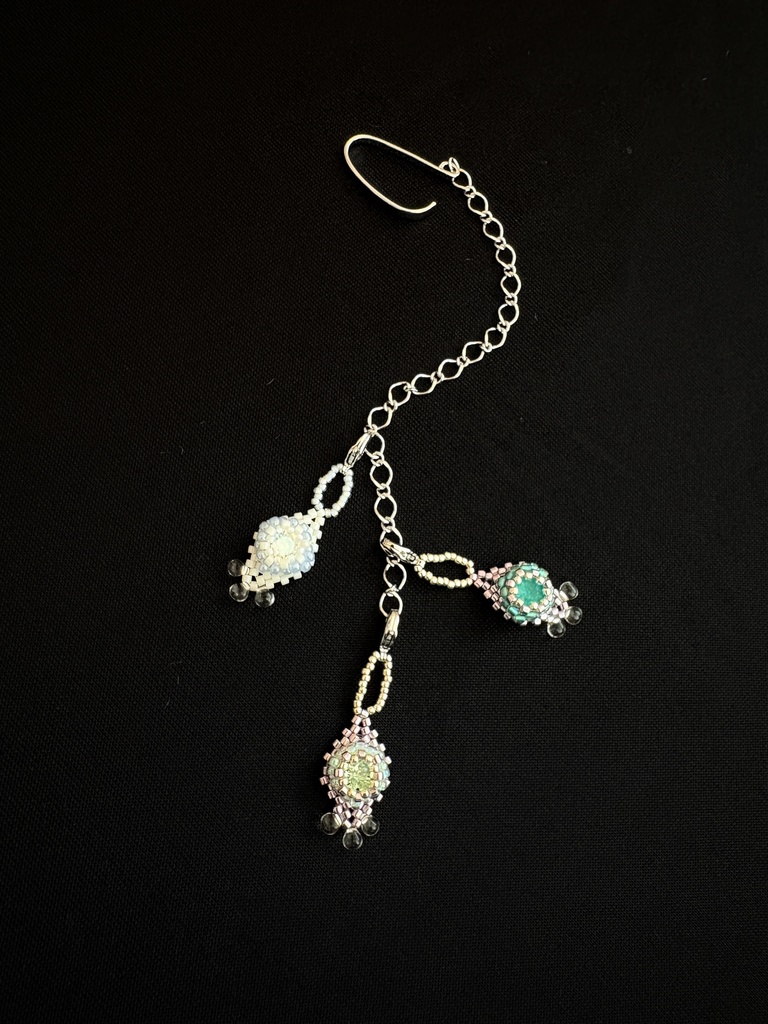 【オリジナル】属性付与(水)の耳飾り《ビーズステッチ》