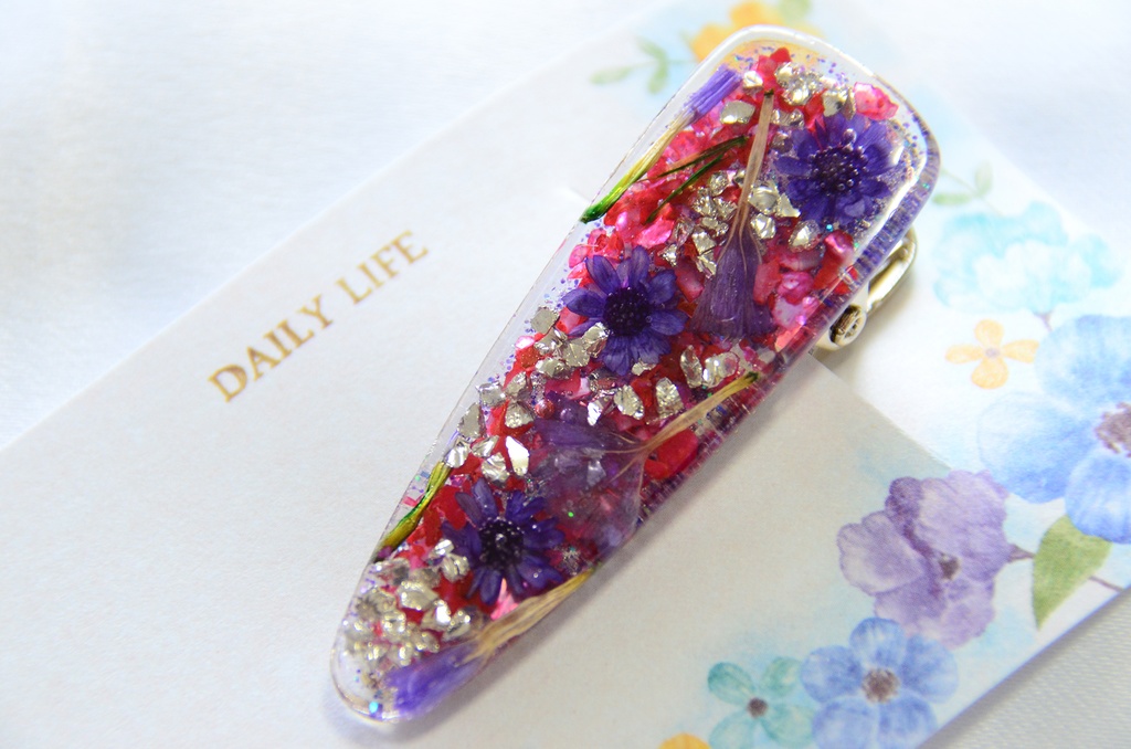 愛抱夢と忠イメージのドライフラワーヘアクリップ