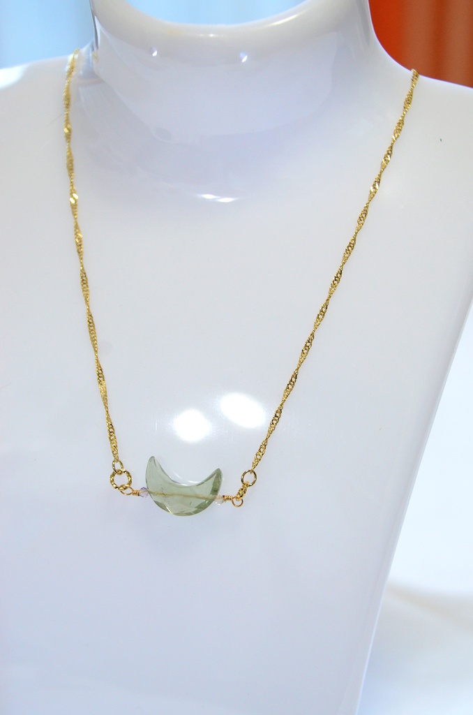 ルークイメージのグリーンアメジストのネックレス