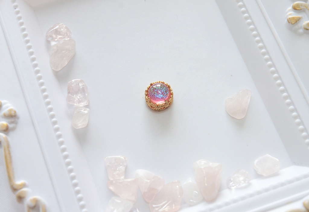 リドルイメージのホロガラスのアンティークピアス(ゴールド片耳、イヤリング変更OK)