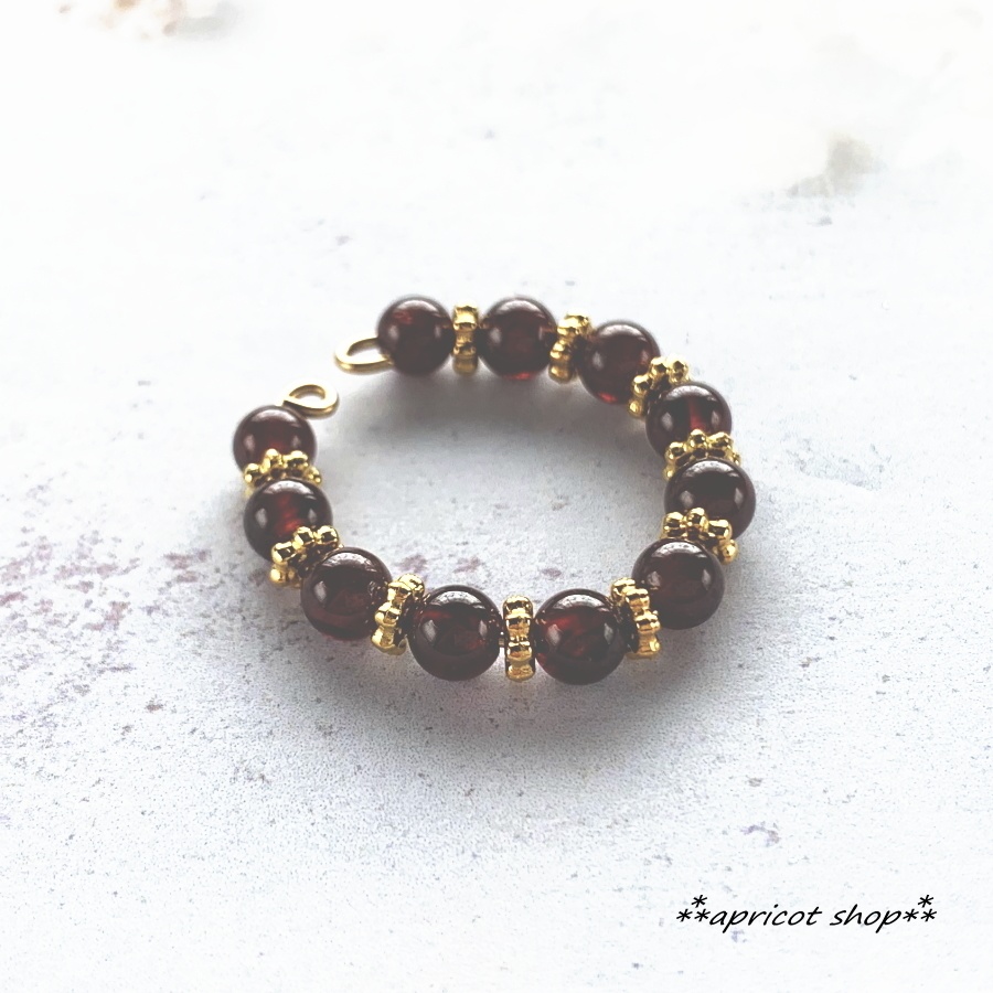 ガーネットのキラキライヤーカフ