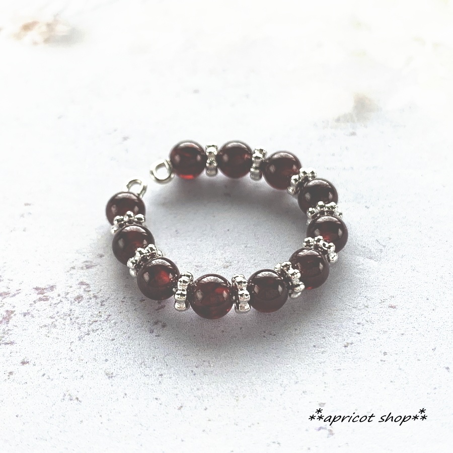 ガーネットのキラキライヤーカフ