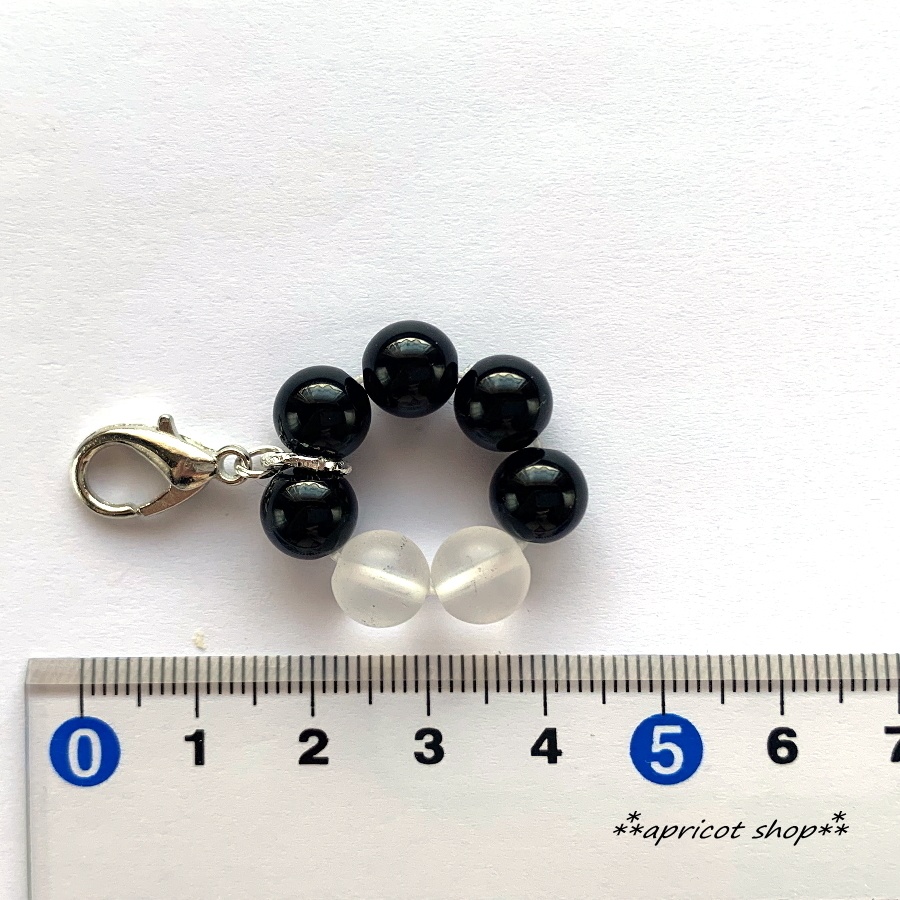 オニキスとフロスト水晶 天然石 ストラップ/円環0