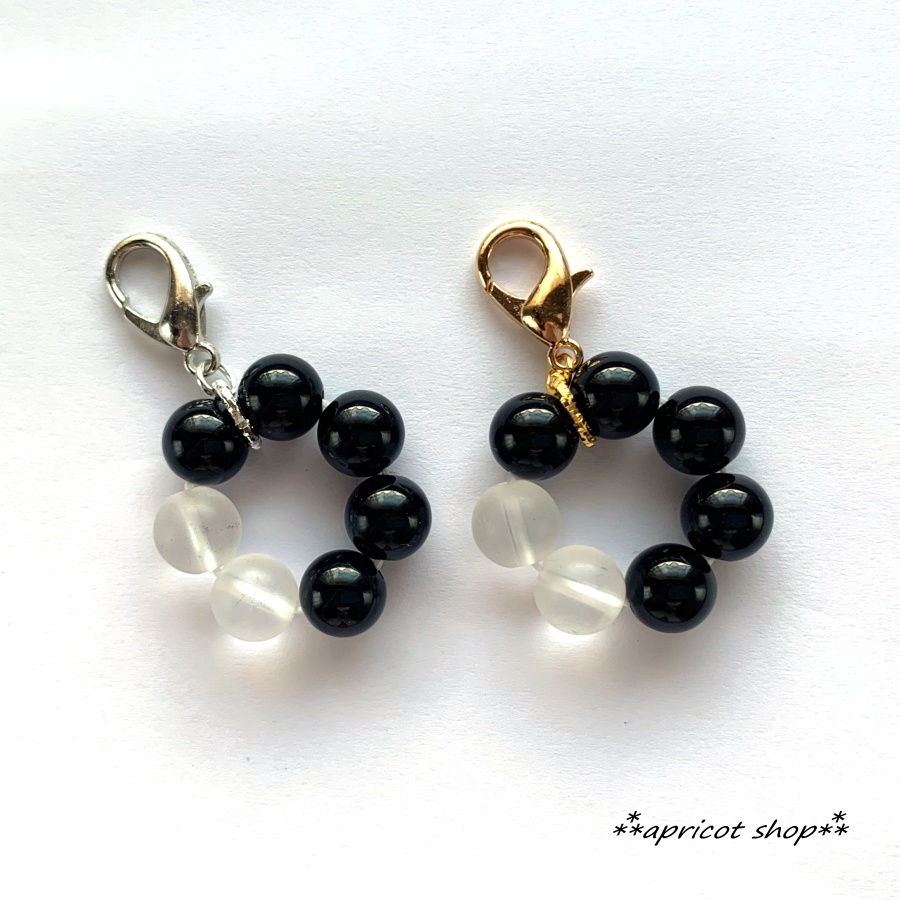 オニキスとフロスト水晶 天然石 ストラップ/円環0