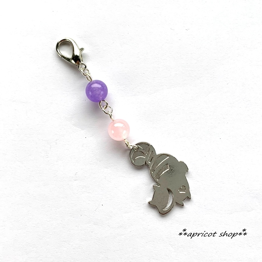 チェシャ猫キーホルダー/ダークラベンダー翡翠とピンク翡翠