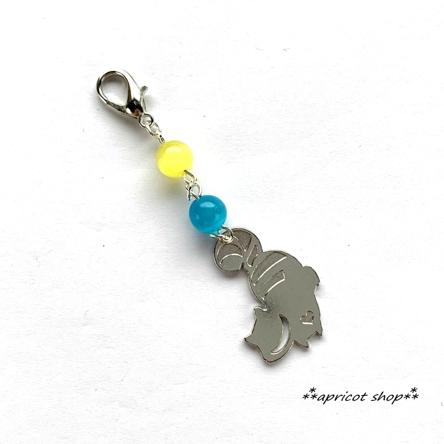チェシャ猫キーホルダー/イエローキャッツアイと青色キャッツアイ