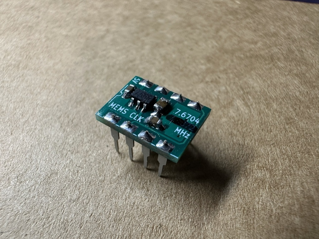 クロックモジュール 5V 7.6704MHz DIP8