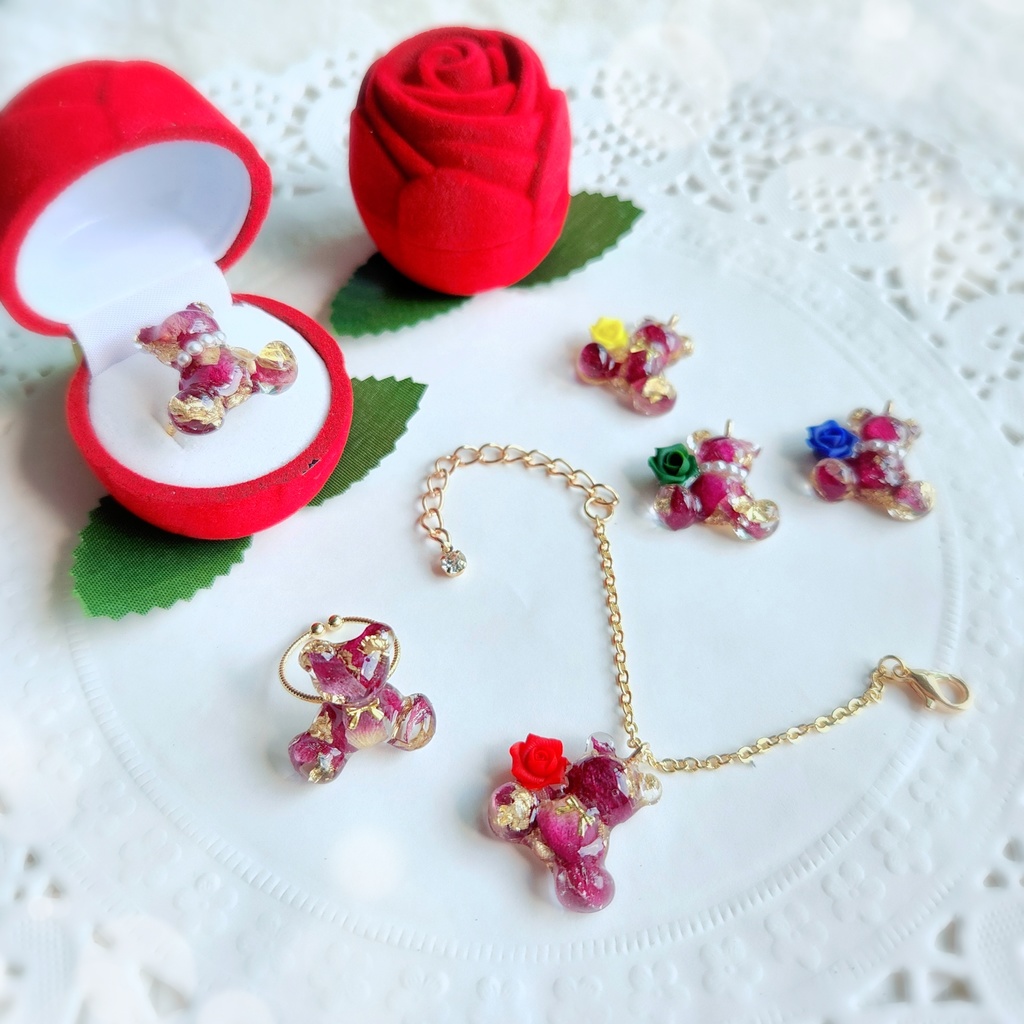 準備中★バラくまリング🌹🧸(フリーサイズ・バラのケース入り)