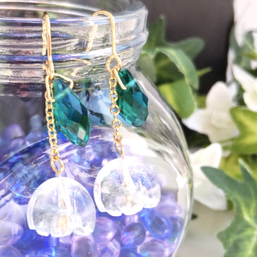 魔法使いの鈴蘭ピアス/クリア