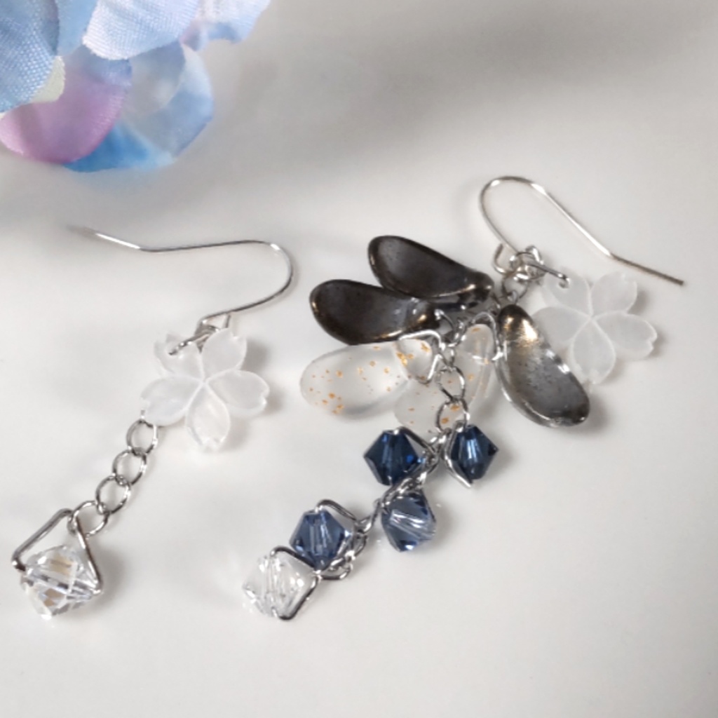 桜の国のピアス（イヤリング）/藤