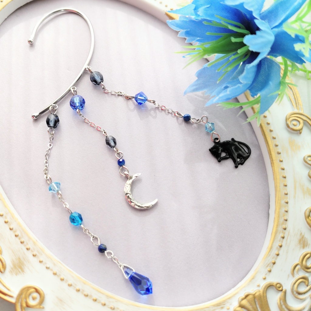黒猫とラピスラズリのイヤーフック 非公式アクシア・クローネイメージアクセサリー