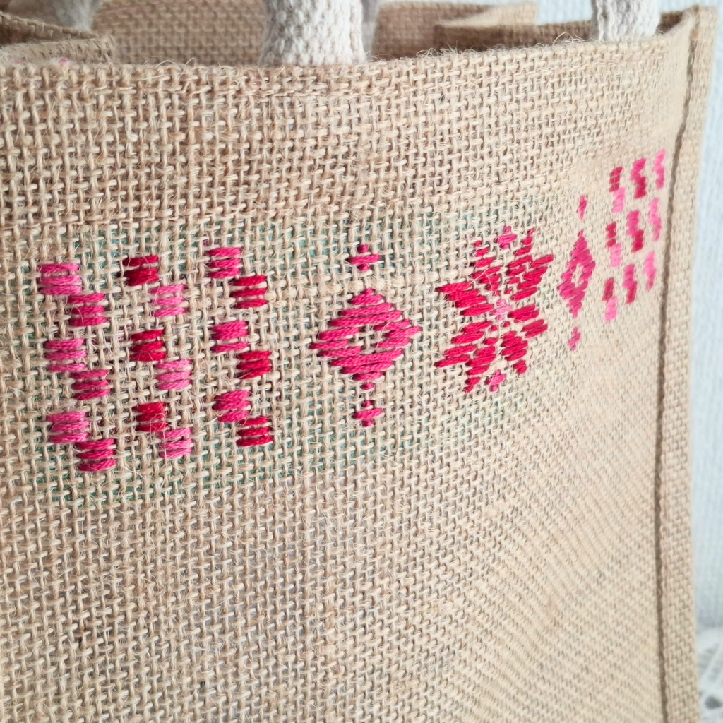 こぎん刺し刺繍ジュートバッグ 赤ピンク刺しゅう