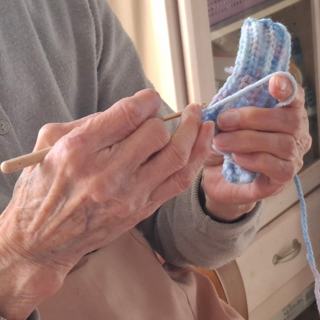 92歳のフミ子おばあちゃんが編んだアクリルたわし2サイズ各5枚10枚セット