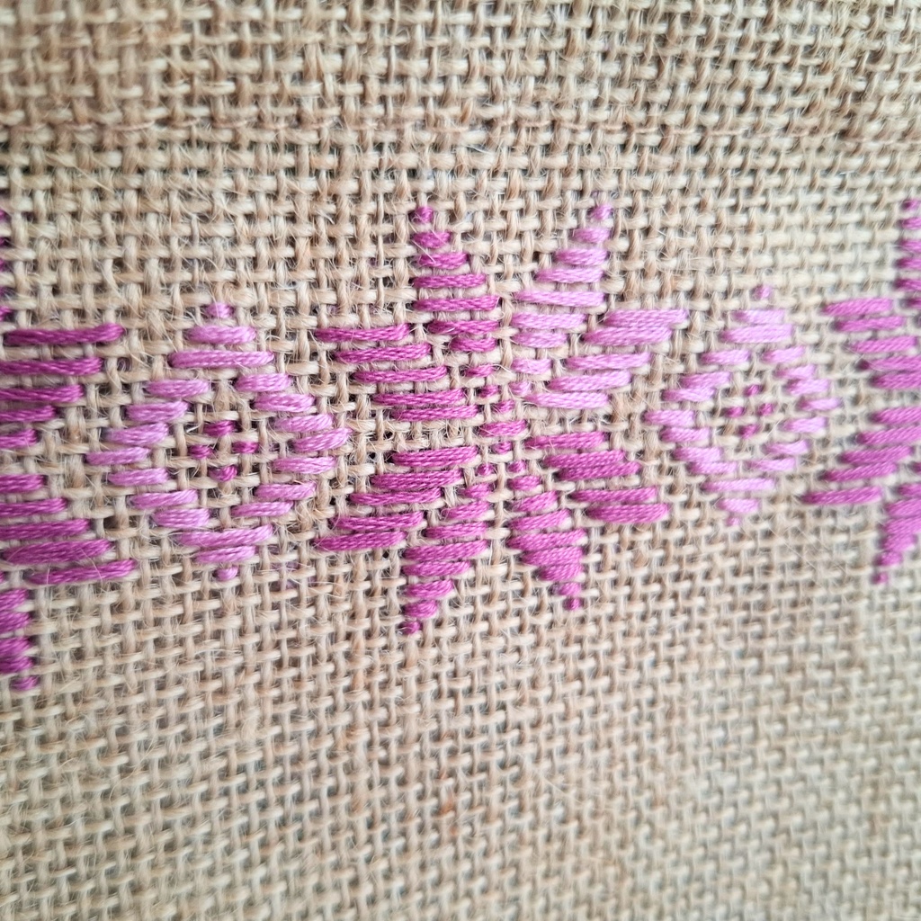 こぎん刺し刺繍ジュートバッグ「一片ひとひら」 藤色ライン刺しゅう