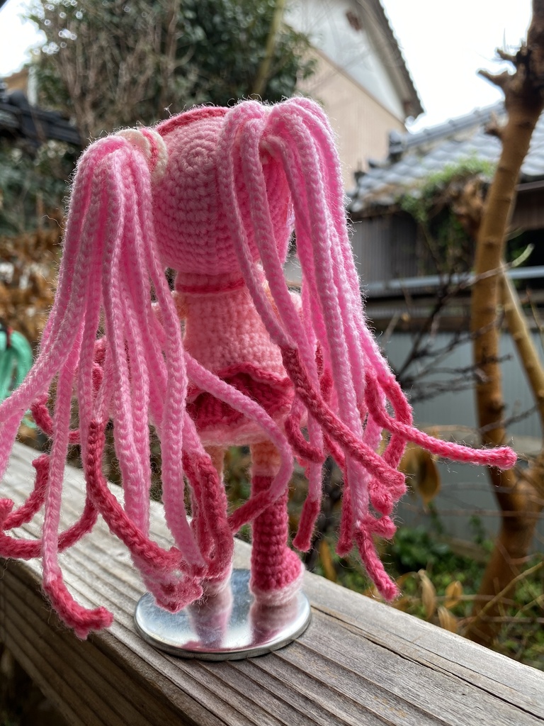 桜ミクちゃん(濃ピンク)編みぐるみ