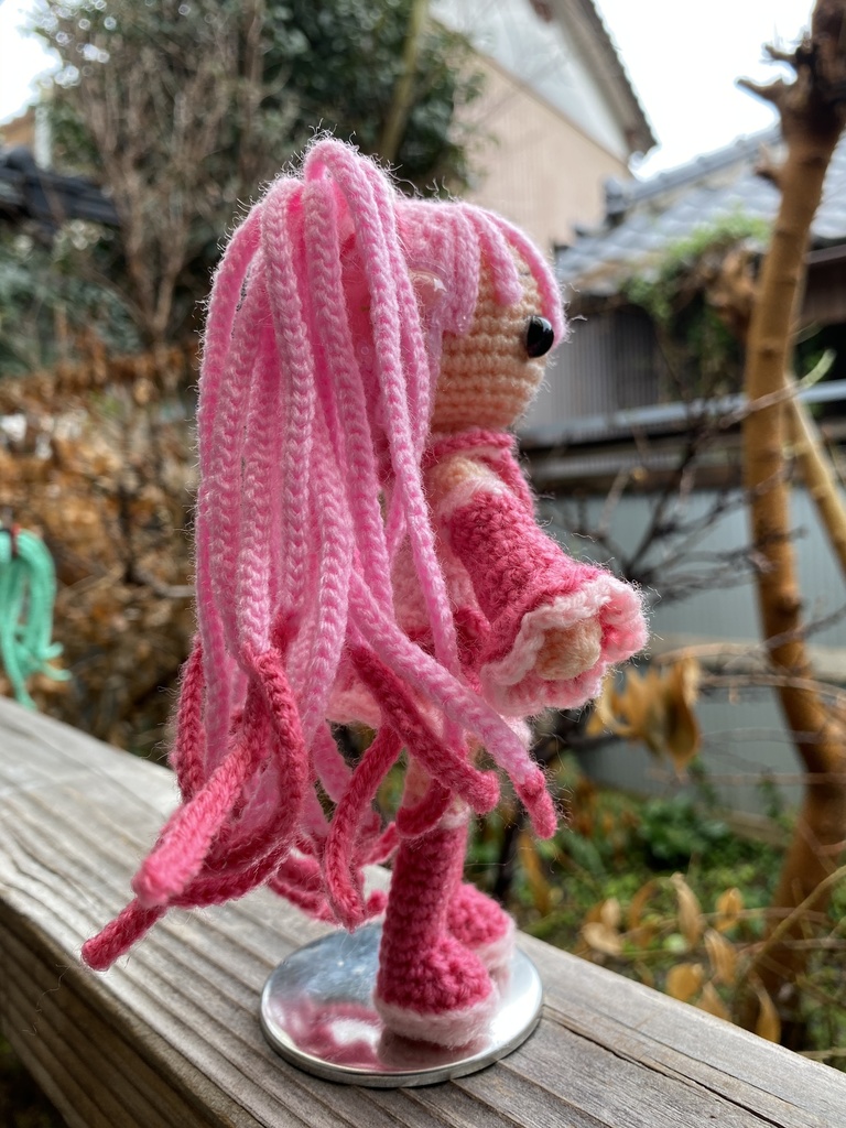 桜ミクちゃん(濃ピンク)編みぐるみ